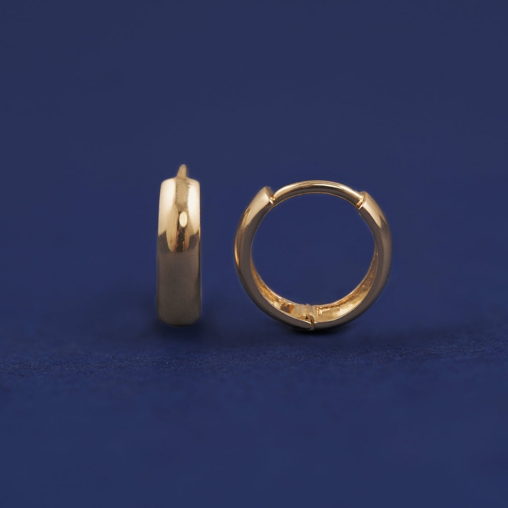 SINGLE Automic Gold 14k small thick huggie hoop.